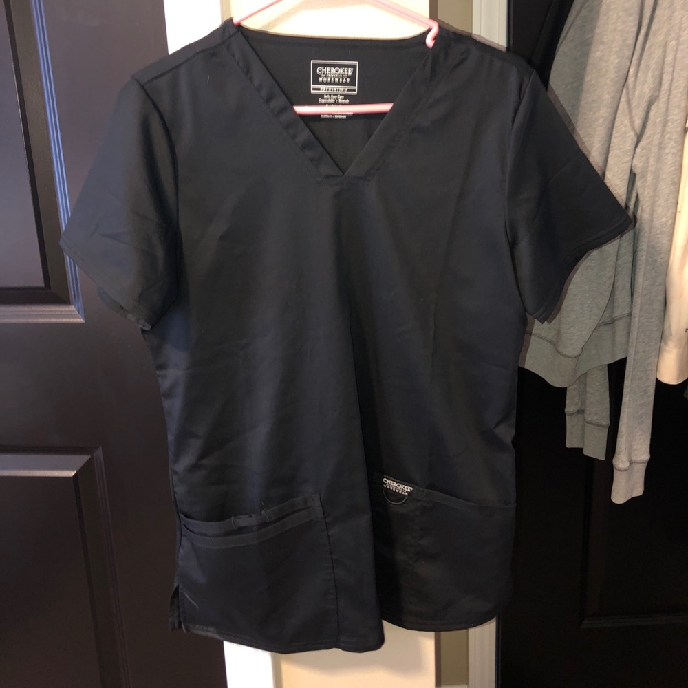 Cherokee scrub top